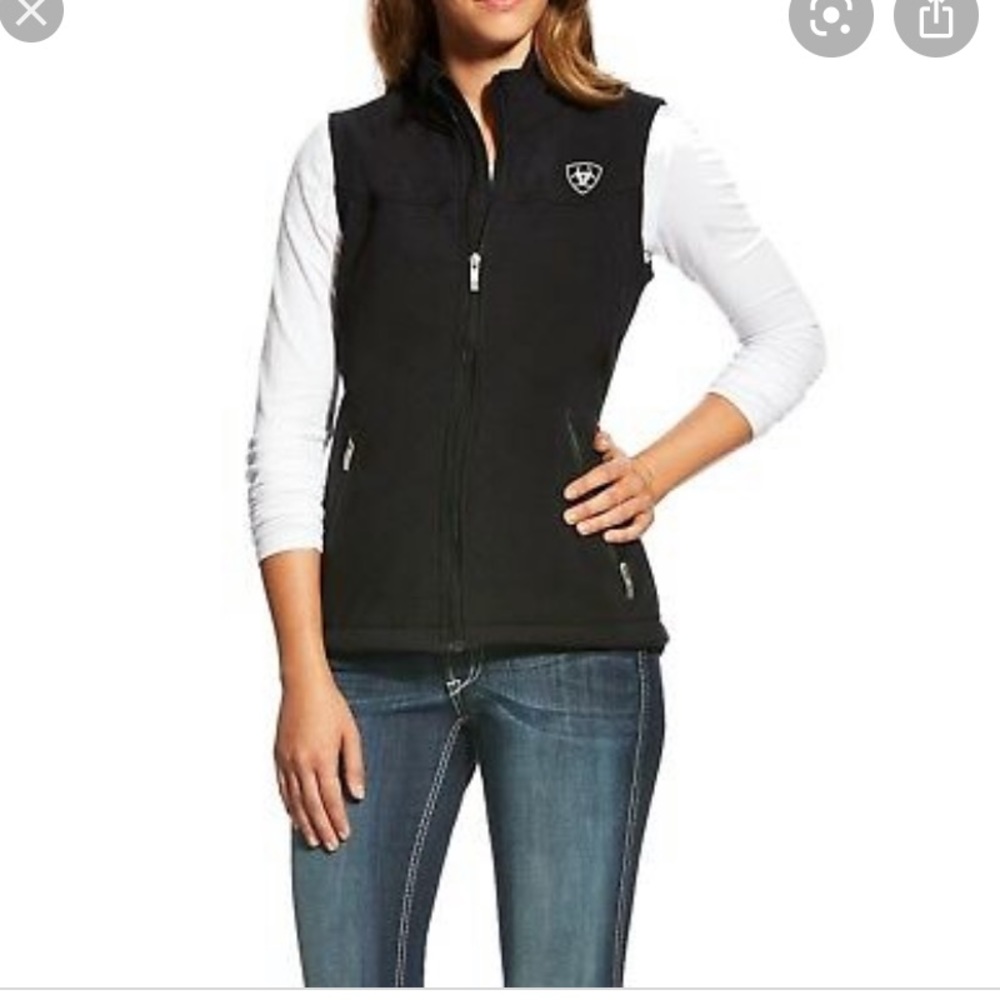 Women’s black ariat team soft shell vest